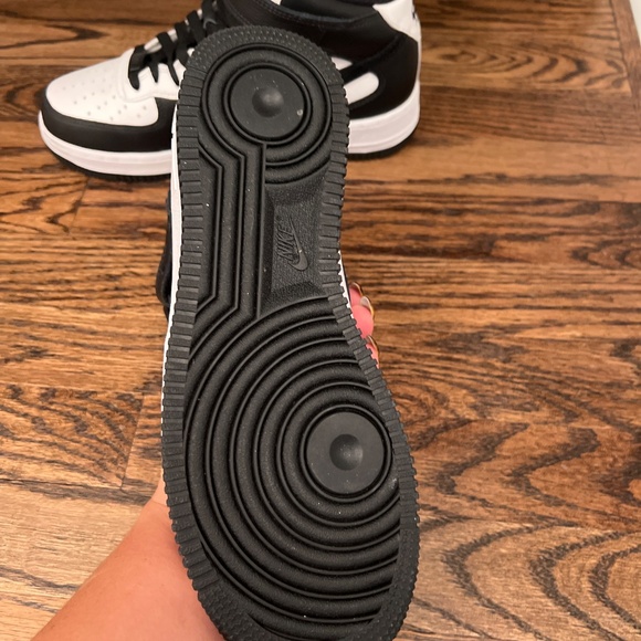 Nikes - Picture 2 of 2